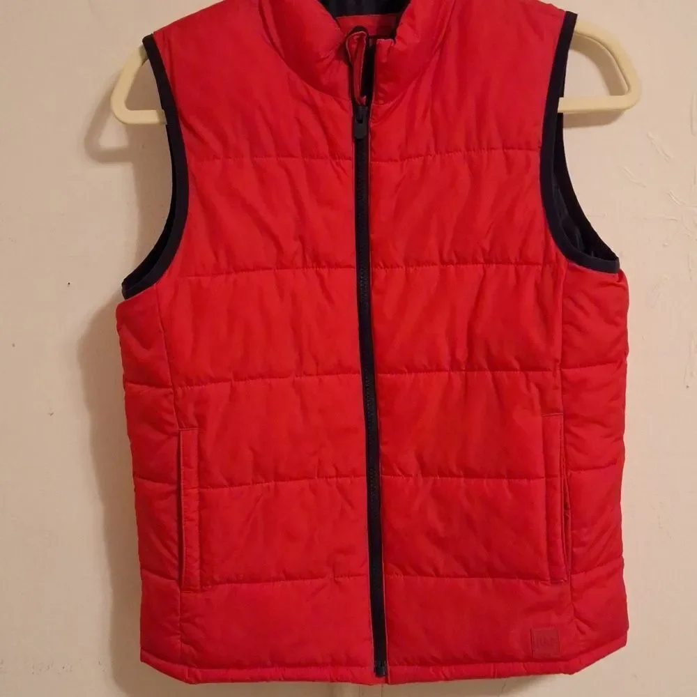 Red Gap kids Large puffer vest zip up